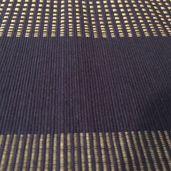 Set of 4 Woven Placemats - Picture 3 of 3